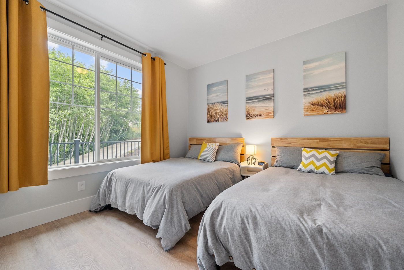 Twin bedroom before refresh